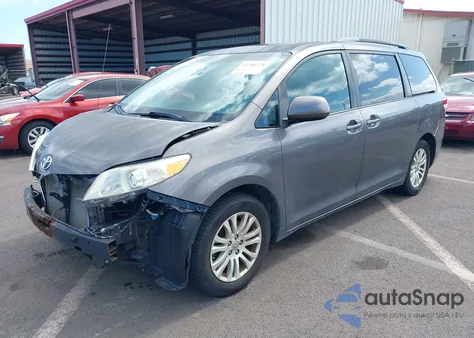 2013 Toyota Sienna Xle V6 7 Passenger Auto Access Seat/Xle V6 8 Passenger из США, поврежденный, VIN 5TDYK3DC4DS363908